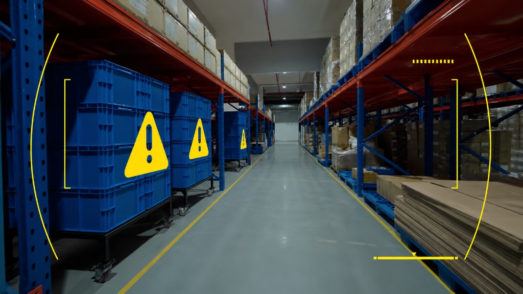 PUDU T600 identificando racks e caixas em armazém com visão computacional